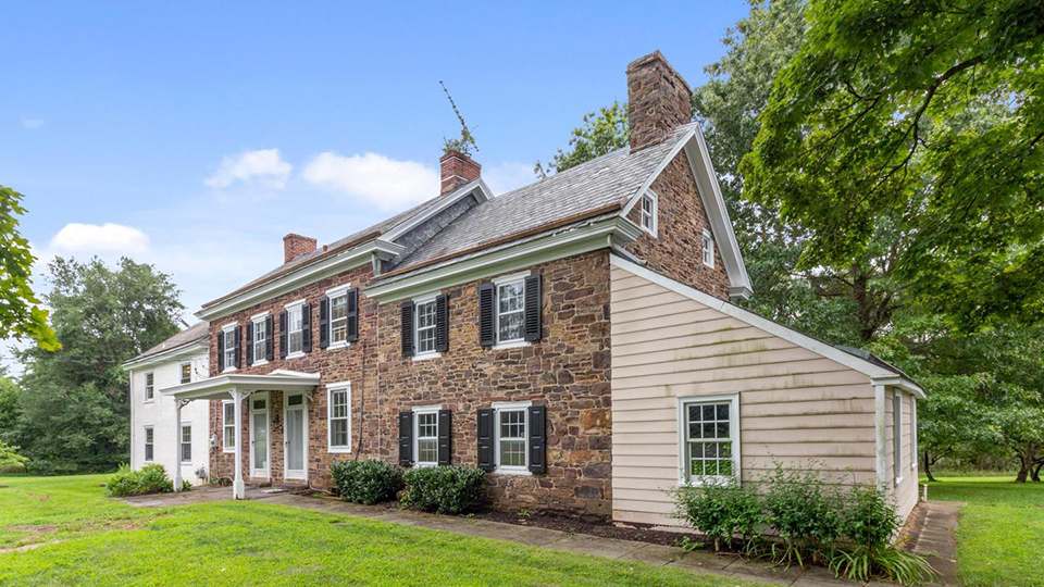 Circa 1767 Carriage House/Farmhouse on Durham Road