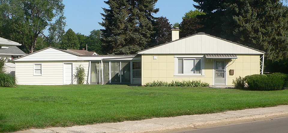 Margaret and Vernon Moxon Kustrin House